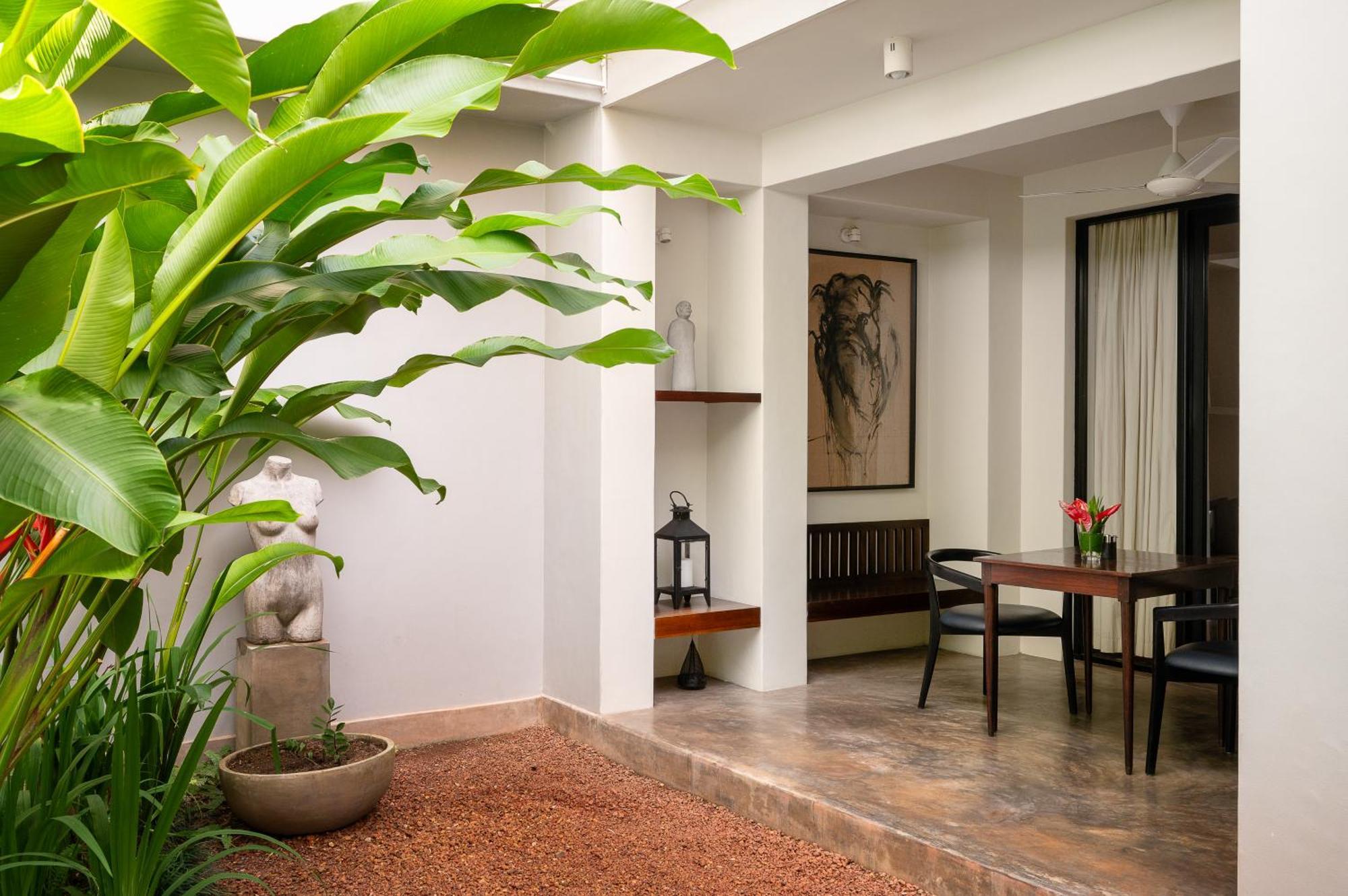 Nyne Lodge, Bed & Breakfast