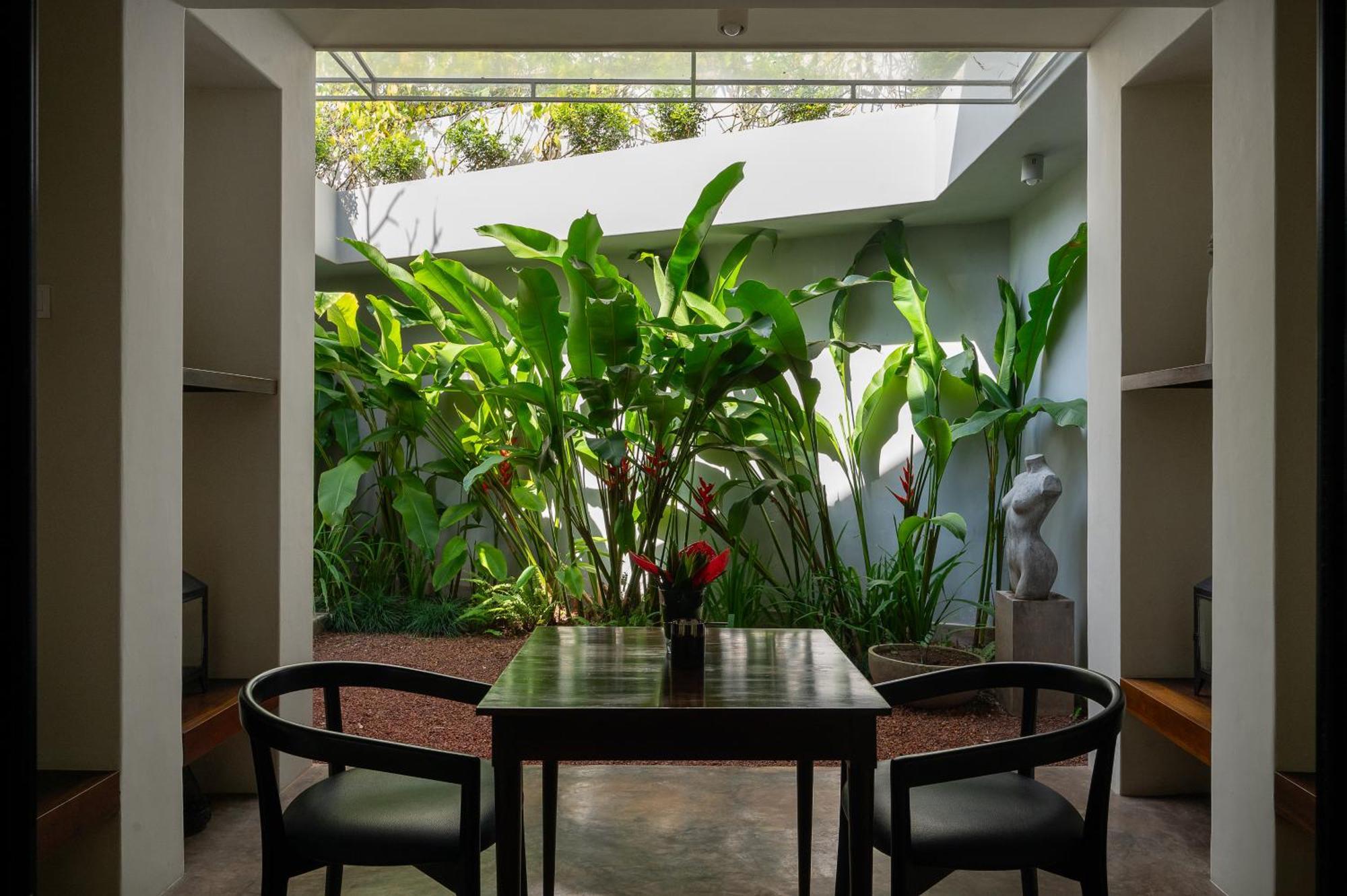 Bed & Breakfast Nyne Lodge, 4*